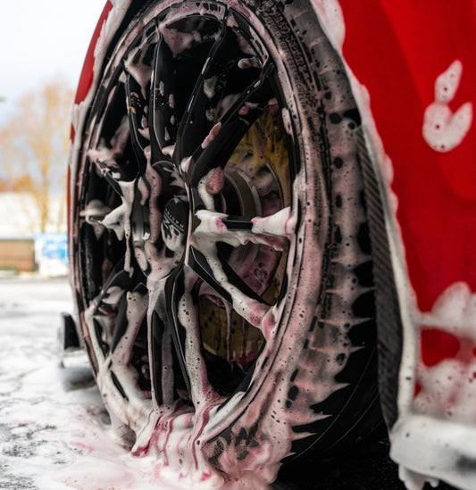 Are Dedicated Tyre Cleaners a Scam? Discover a Better Way to Clean Tyres